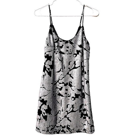 NWT Forever 21 Mini Slip Dress Black & Silver Reversible
Sequins Size S Swiftie - Picture 6 of 9